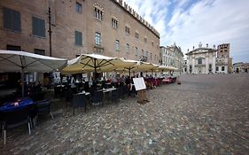 Palazzo Castiglioni Luxury Suite And Rooms